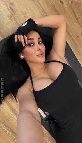 Nahrinblack nude photo 4