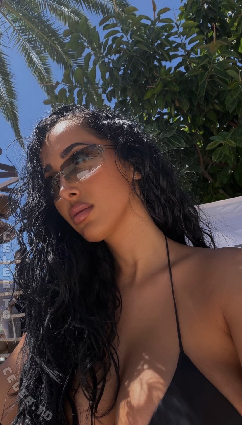 Nahrinblack nude photo 2