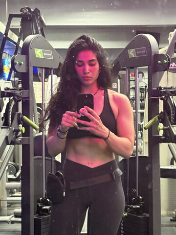 Naila Iqbal nude photo 1