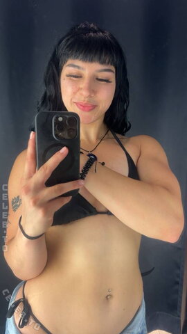 Naima Kober Hot (2 photos)