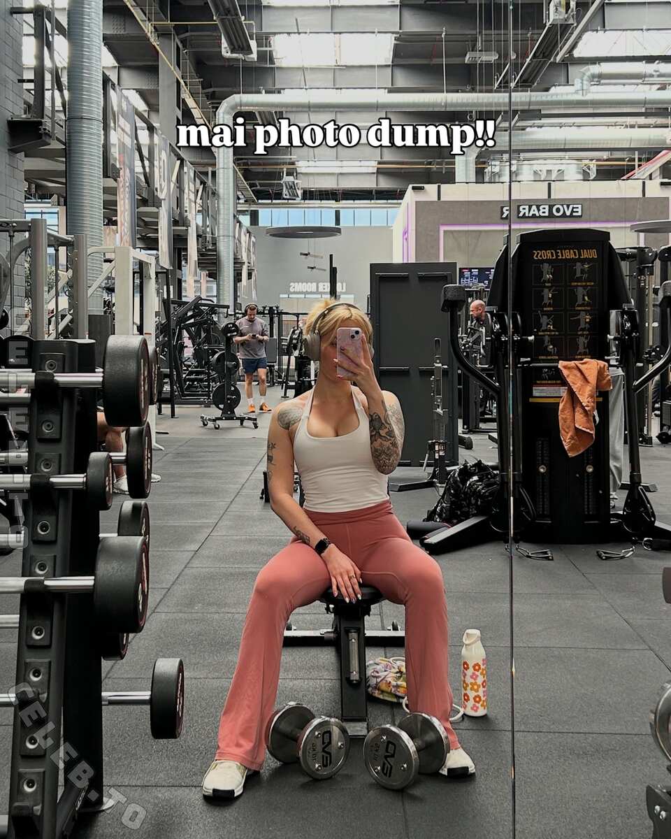 Nainablabla nude photo 1
