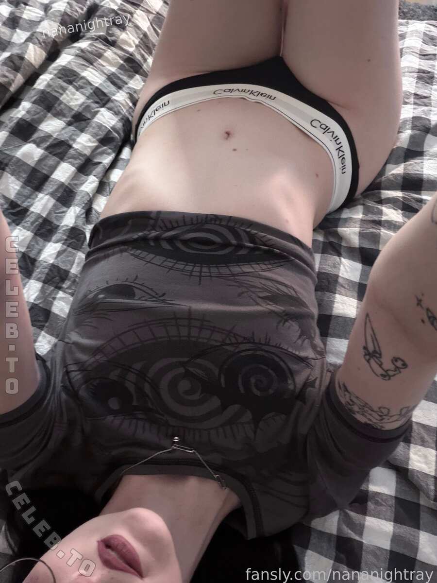 Nananightray nude photo 7