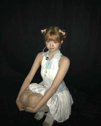 Naoi Rei nude photo 2
