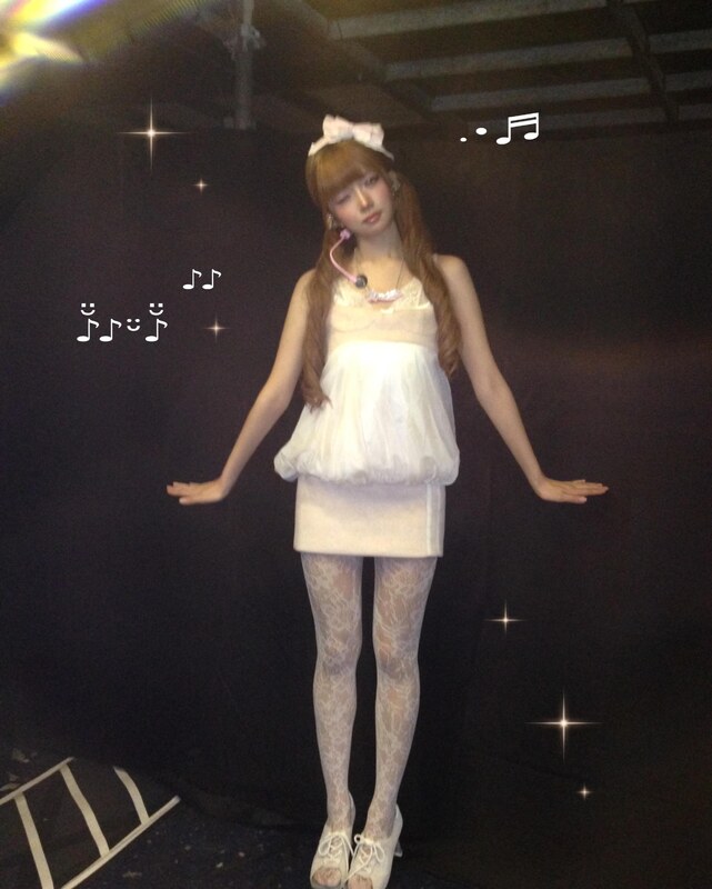 Naoi Rei nude photo 4