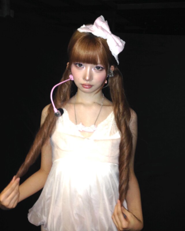 Naoi Rei nude photo 5