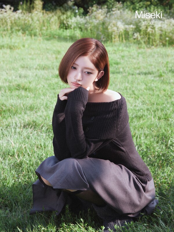 Naoi Rei nude photo 8