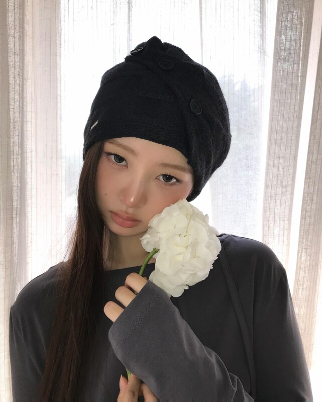 Naoi Rei nude photo 5