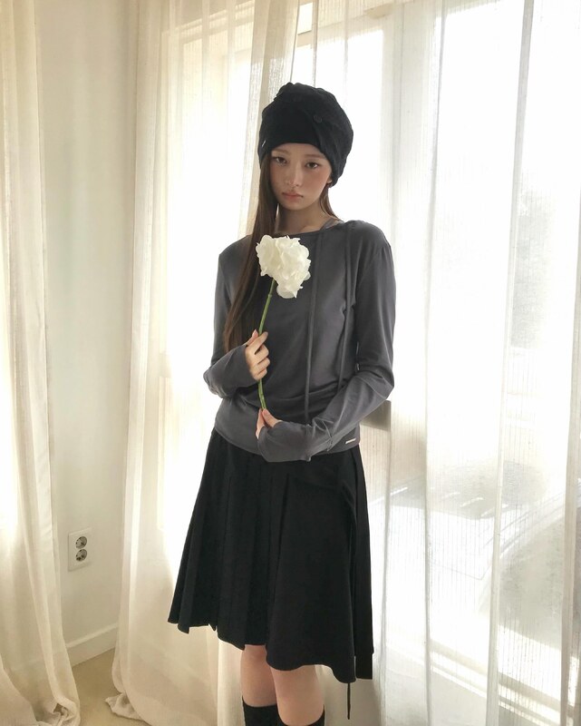Naoi Rei nude photo 6