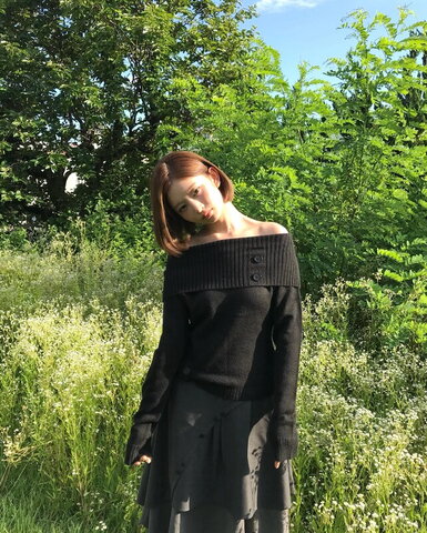 Naoi Rei nude photo 7