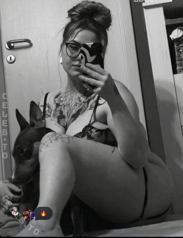 Naomi Anna nude photo 12