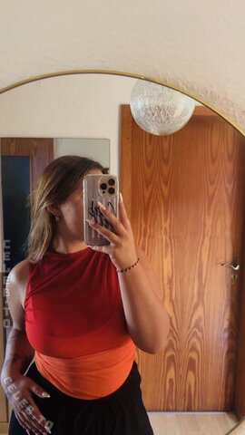Naomi-Klein nude photo 4