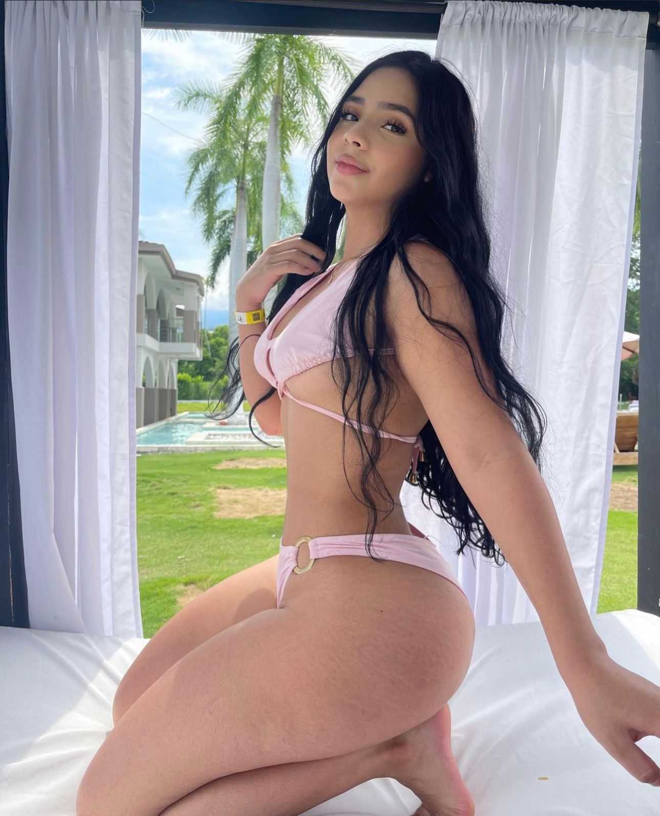 Natalia Márquez nude photo 8