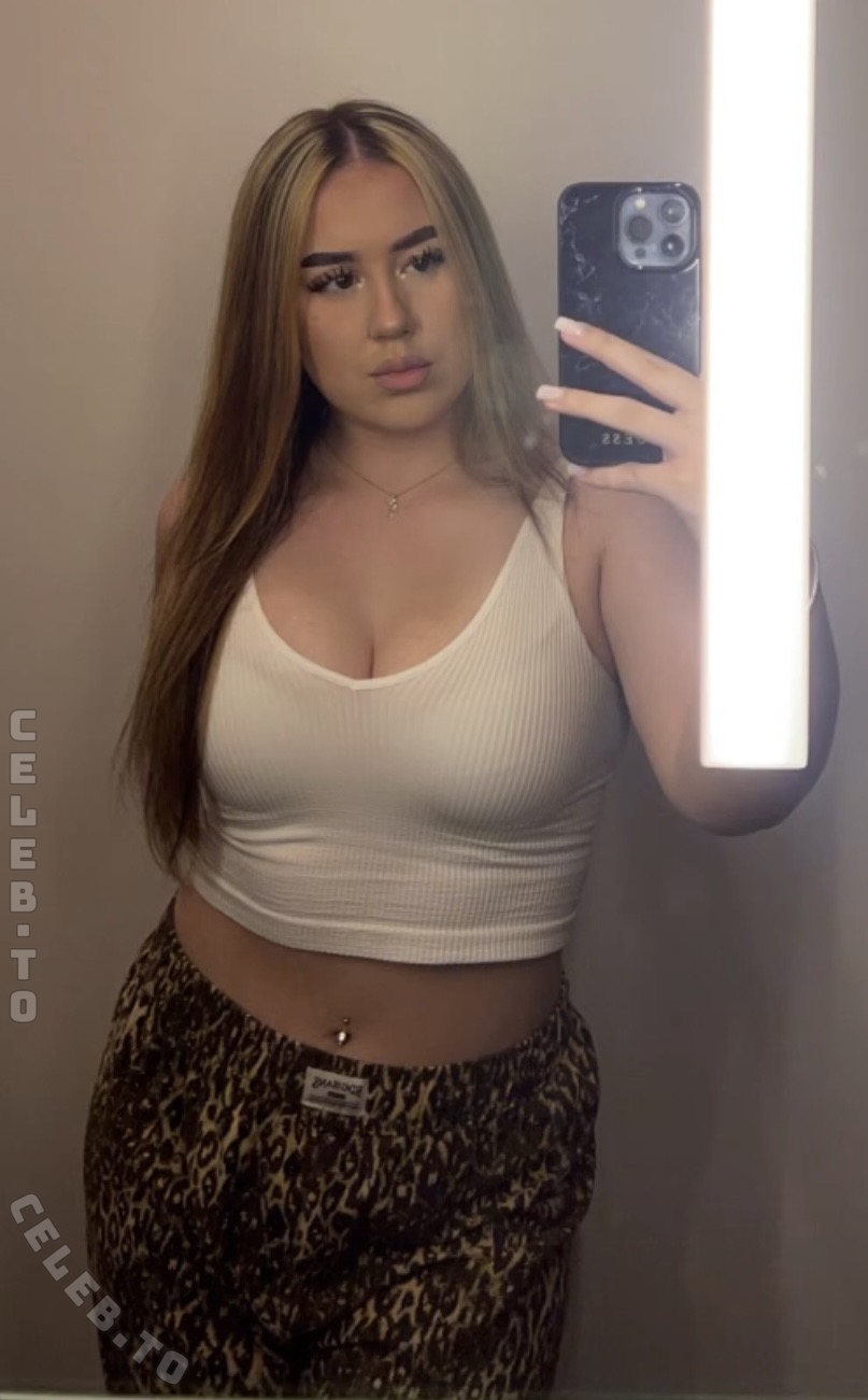 Natalia Swiatkowski nude photo 1
