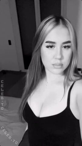 Natalia Swiatkowski nude photo 6