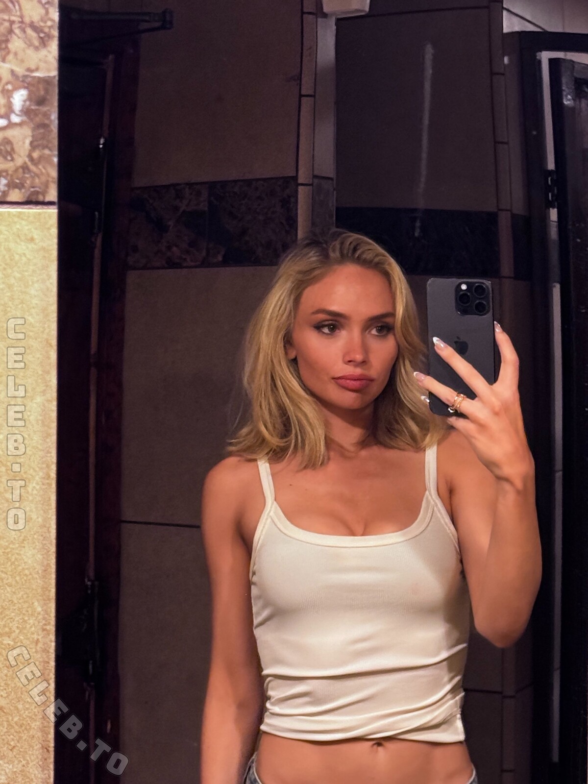 Natalie Alyn Lind nude photo 4