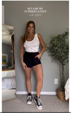 Natalie Bertolone nude photo 2