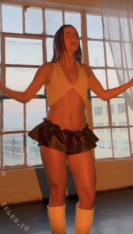 Natalie Jane – Voice and outfit 10/10