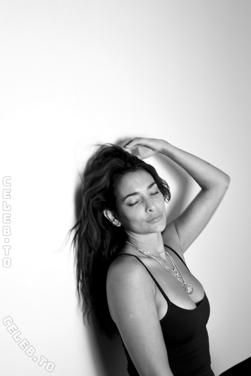 Natalie Martinez nude photo 17