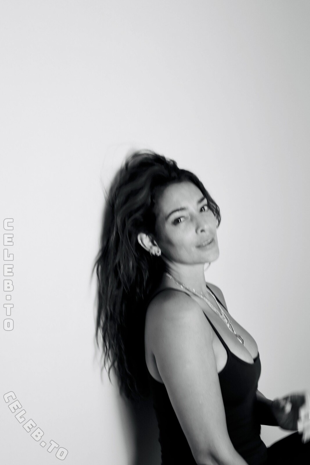 Natalie Martinez nude photo 18