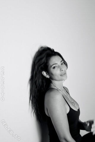 Natalie Martinez nude photo 1