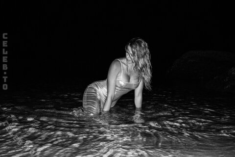 Natalie Roser nude photo 52