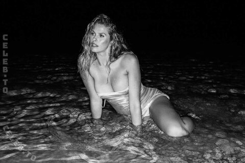 Natalie Roser nude photo 98