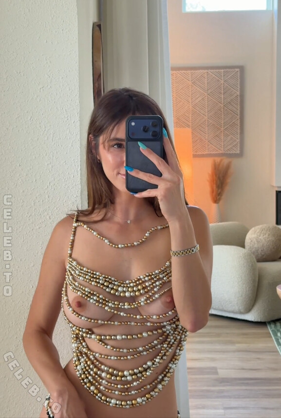 Natalie Roush nude photo 3
