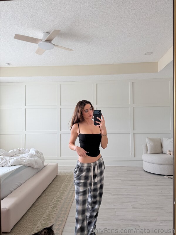 Natalie Roush nude photo 2