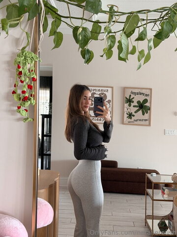Natalie Roush nude photo 29