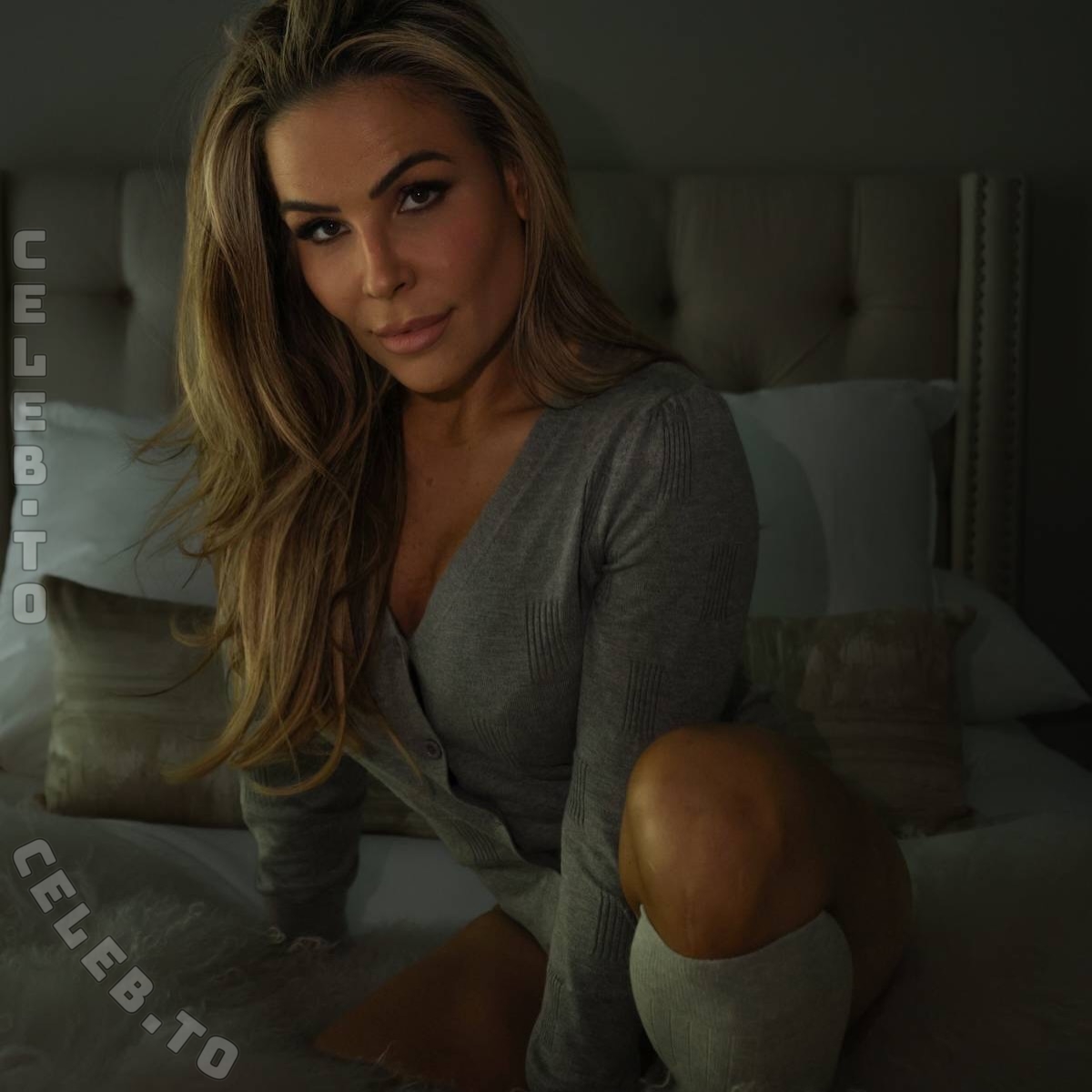 Natalya Neidhart nude photo 7