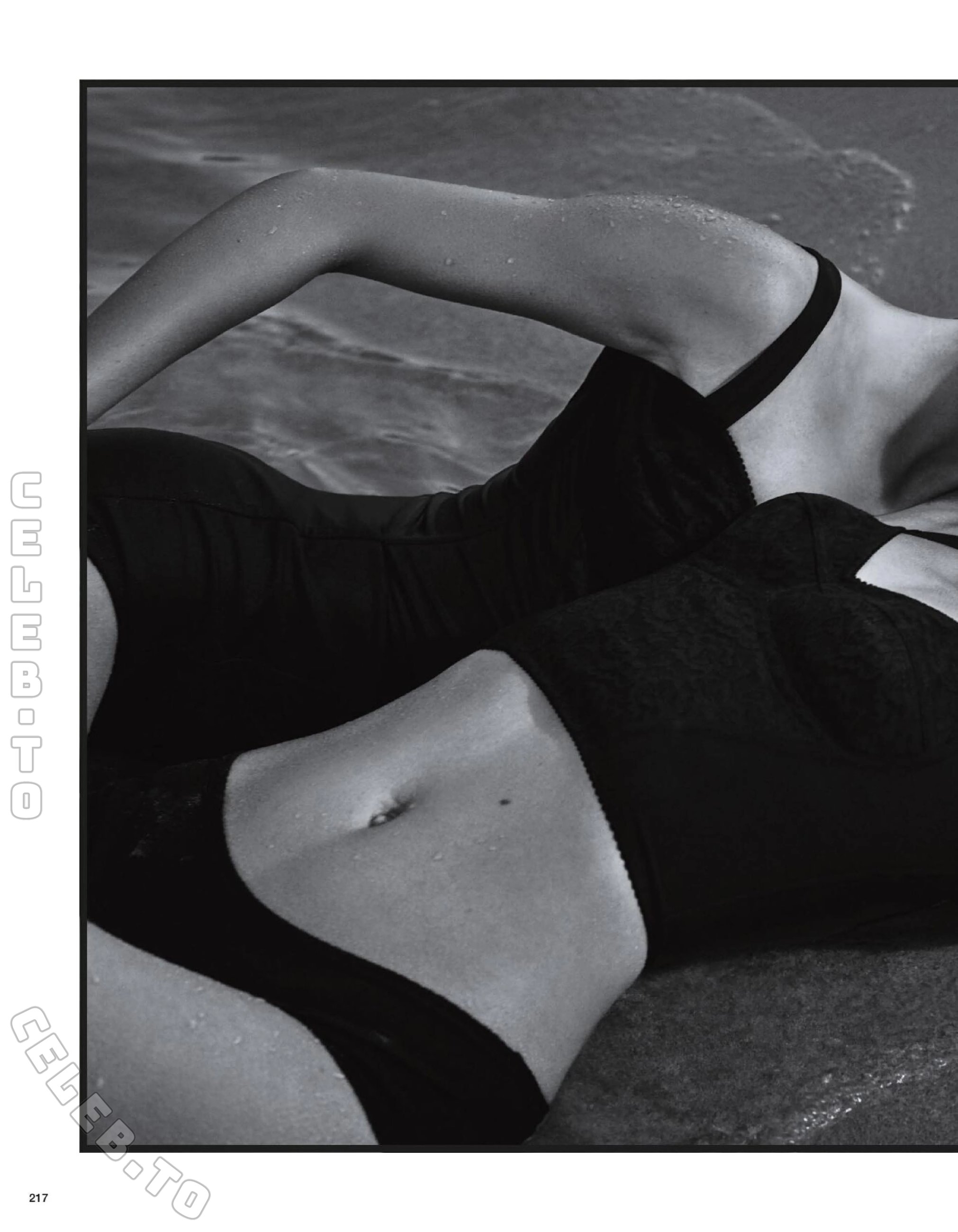 Natasha Poly nude photo 3
