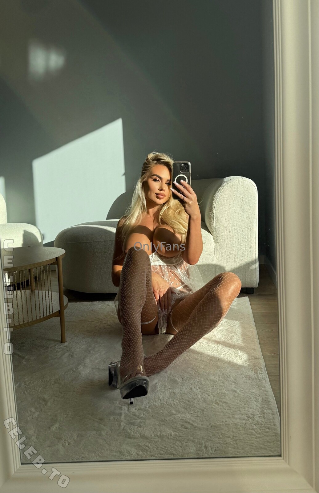 Nathalia Noele nude photo 4