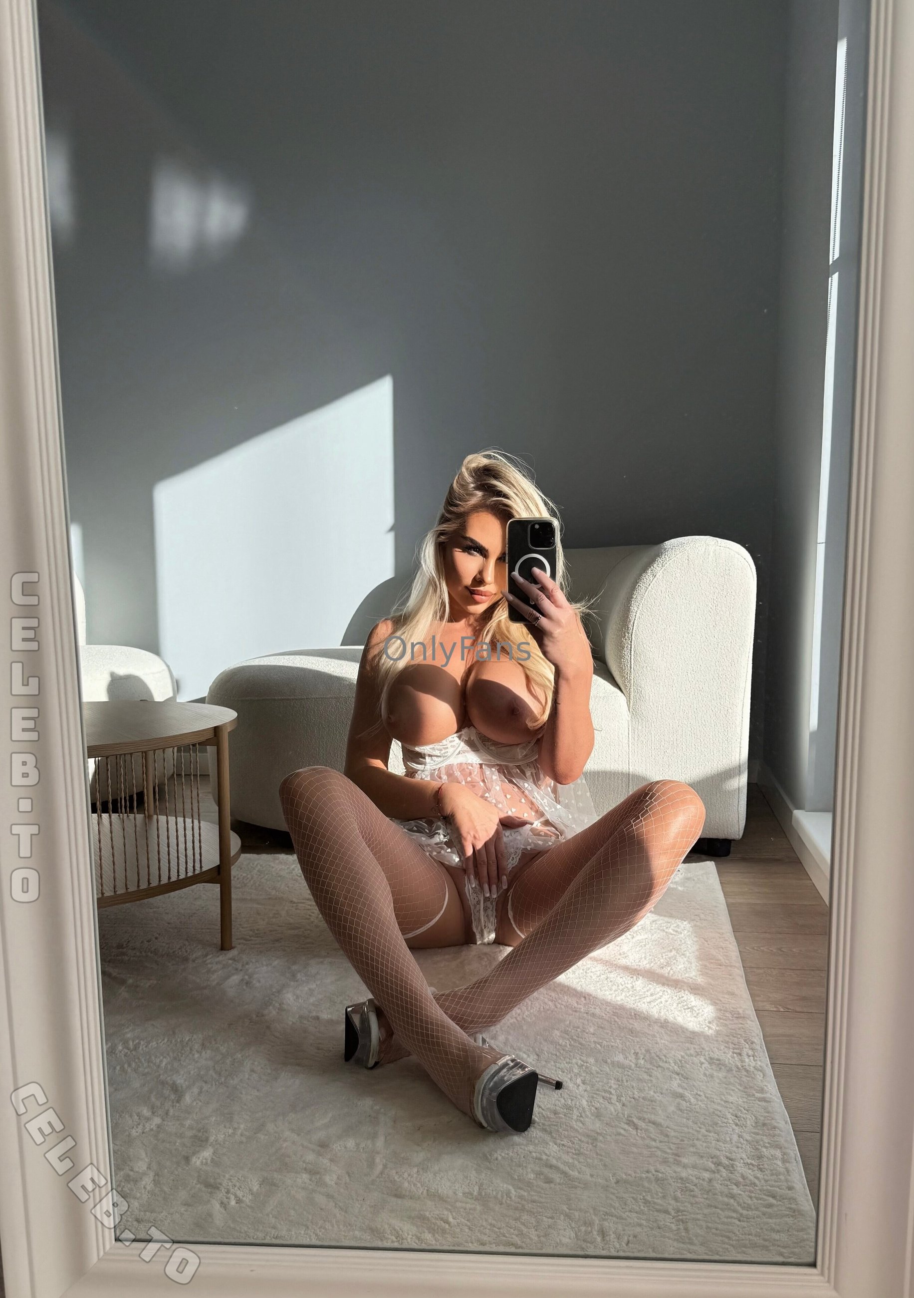 Nathalia Noele nude photo 5
