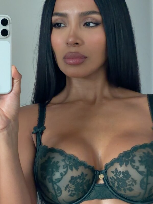 NATSELEEN nude photo 2