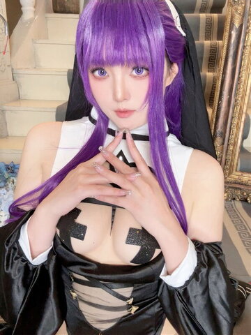 Natsuko nude photo 5