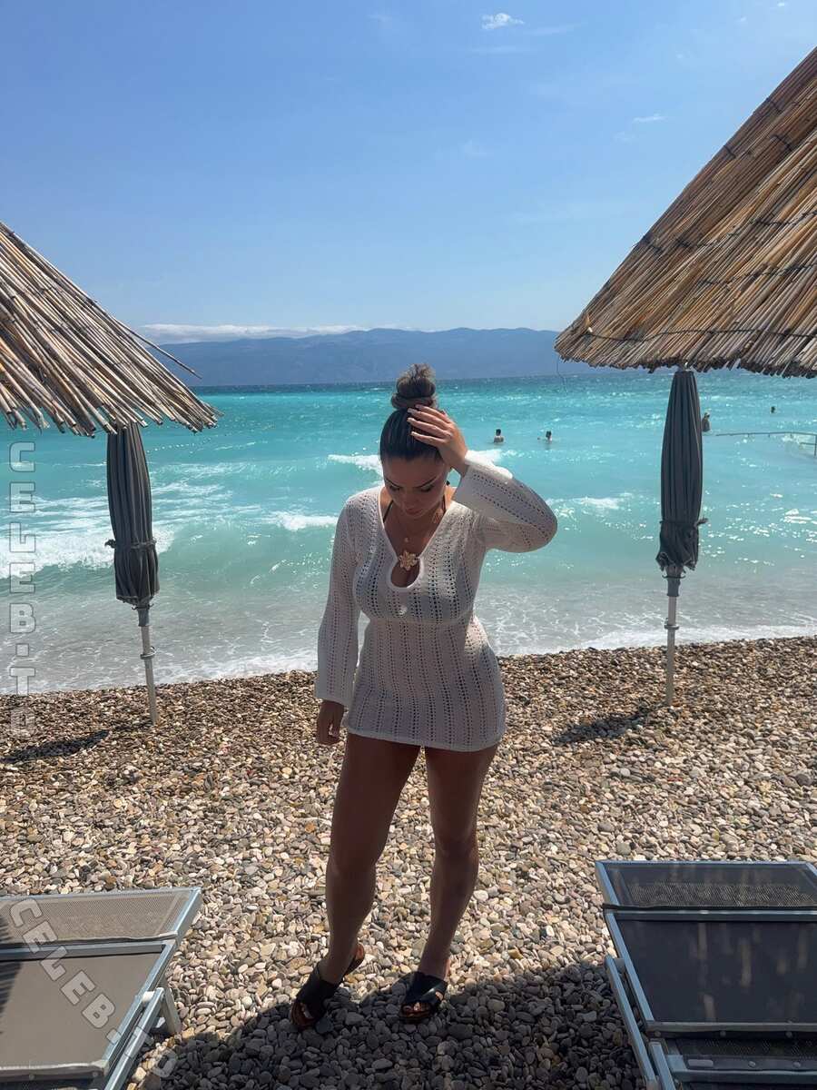 Natyra nude photo 1