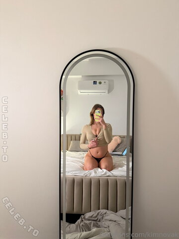 naughtykiimm nude photo 17