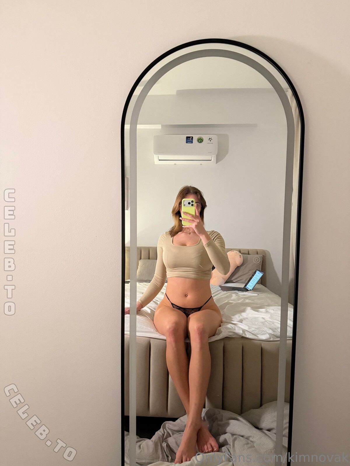 naughtykiimm nude photo 3