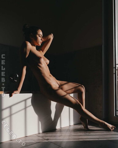 Nausicaa Yami nude photo 4