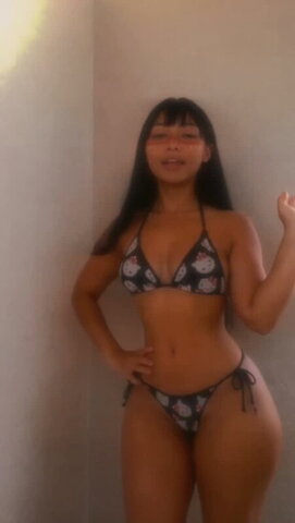 Nayeli Aukan nude photo 9