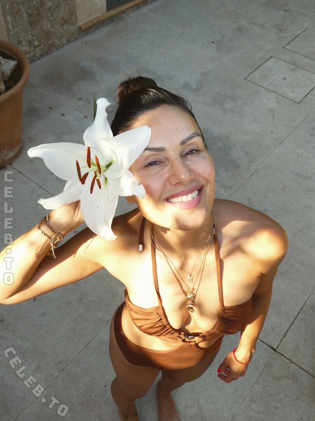 Nazan Eckes nude photo 10