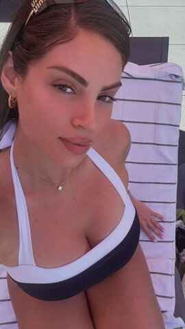 Nazanin Kavari nude photo 1