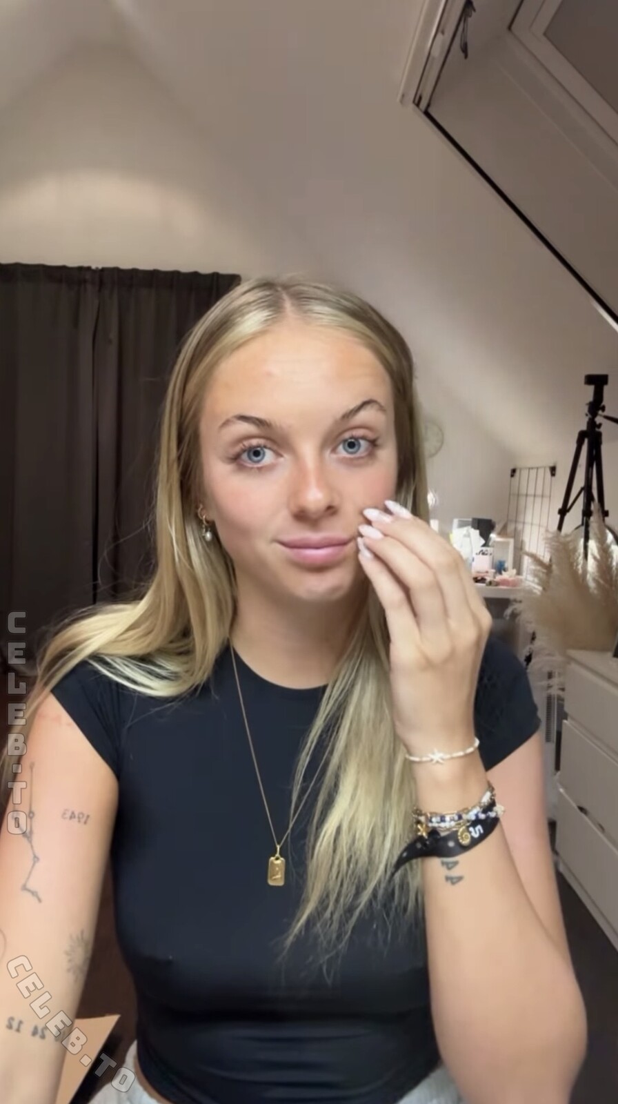 neele.rct nude photo 3