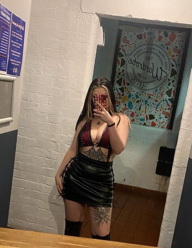 Neemahah nude photo 6