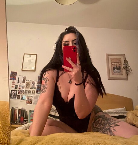 Neemahah nude photo 5
