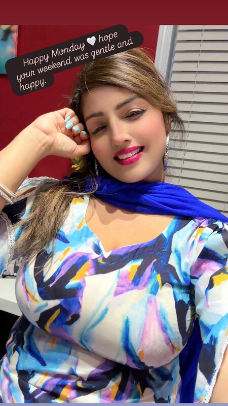 Neetu Dhillon n_i_t_u_11 nude photo 6