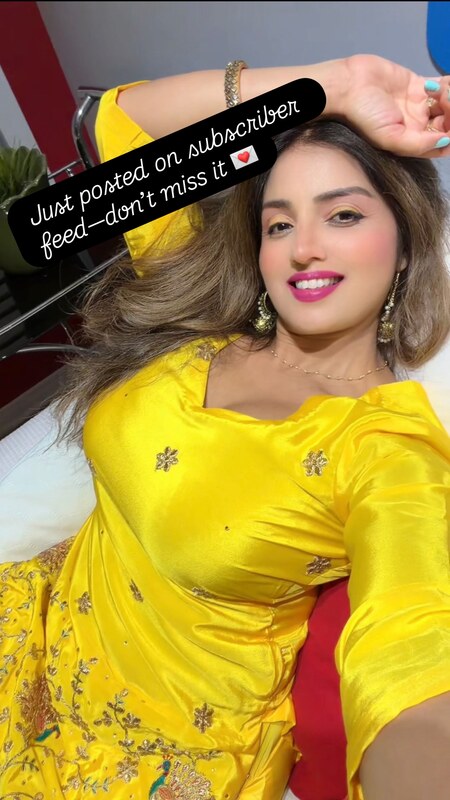 Neetu Dhillon n_i_t_u_11 nude photo 9