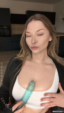 neeviliciouz nude photo 7