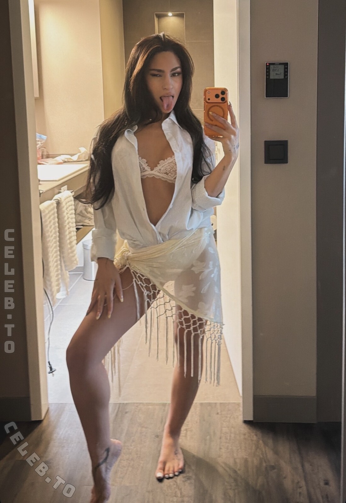 Negitiv nude photo 2