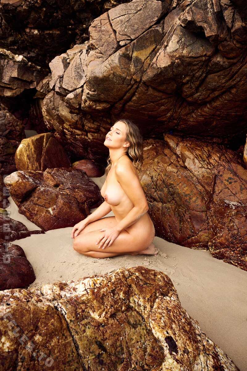 Nele Schepe nude photo 12
